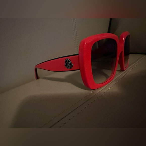 New Moncler Blanche Sunglasses - Picture 7 of 16